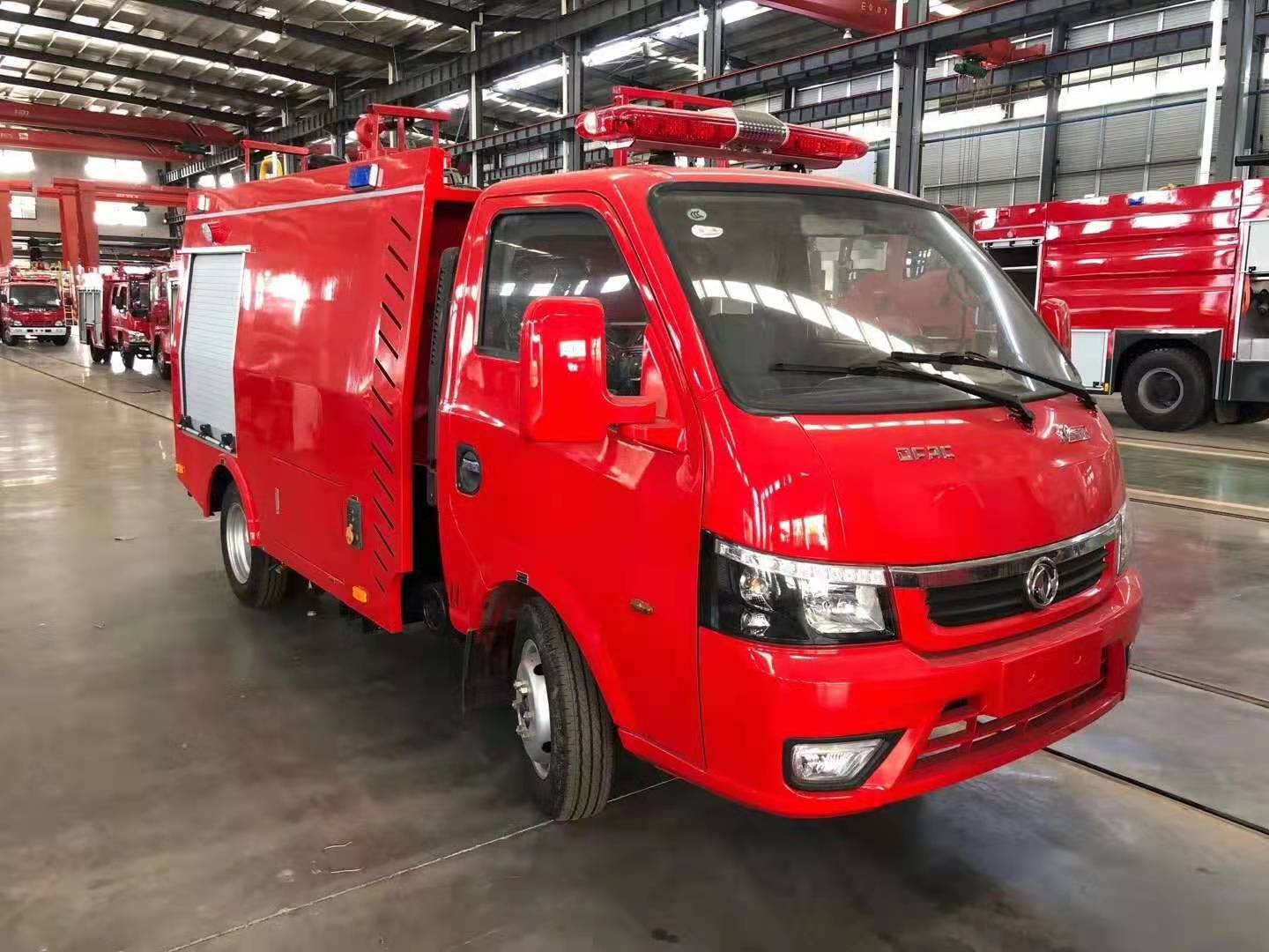 東風(fēng)途逸1噸水罐消防車