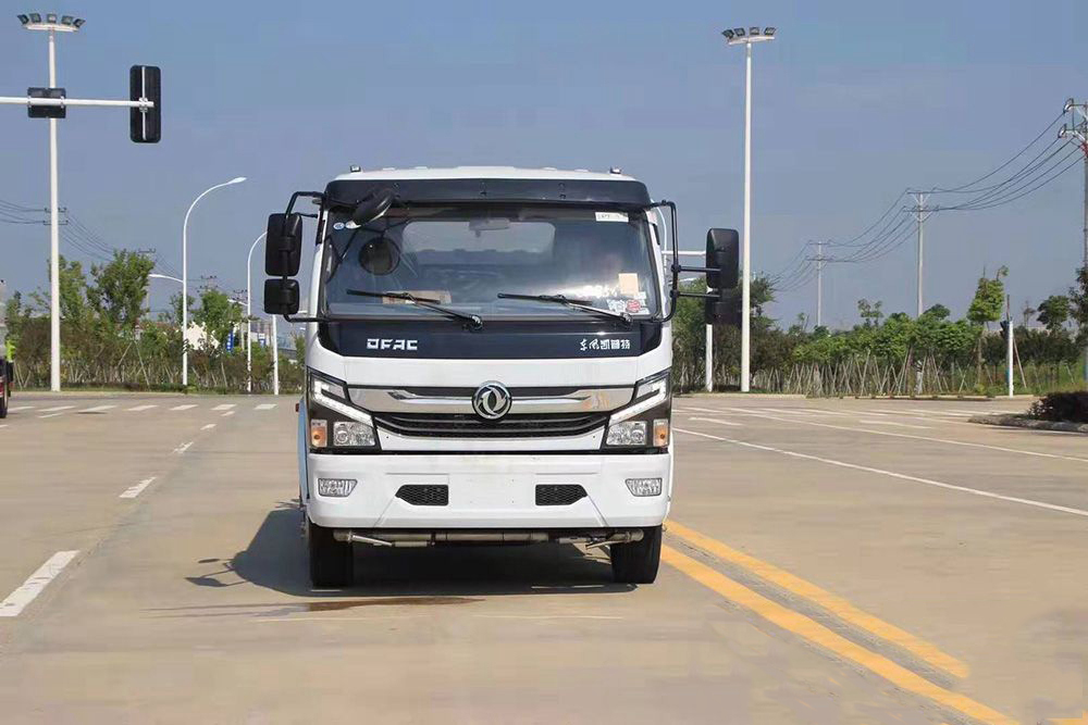 國六8方東風(fēng)D7 霧炮車30米